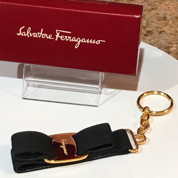 Salvatore Ferragamo Vara Ribbon Key Ring/ Bag Charm- NIB❤️🔥😍 - Picture 9 of 17